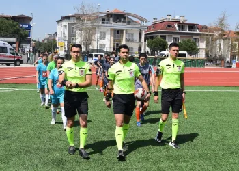 Şampiyonluğa giden Horozkentspor’dan hakeme tepki