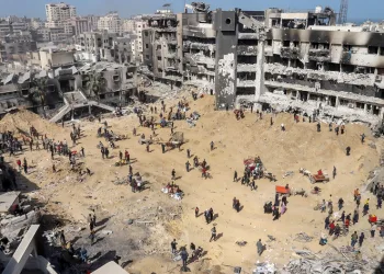 Gazze’deki yerinden edilmiş Filistinlilere hastaneleri boşaltma çağrısı