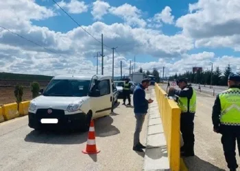 Jandarma 2 bin 212 sürücüye toplam 5 milyon 179 bin 808 TL para cezası kesti