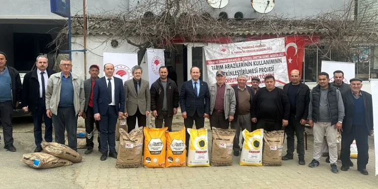 Malkara’da yerli ayçiçeği tohumu dağıtımı