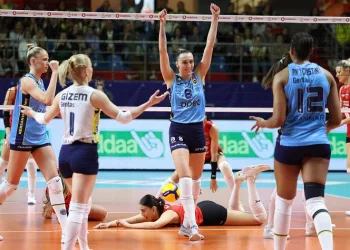 Fenerbahçe Opet, avantaj elde etti
