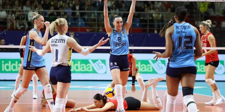 Fenerbahçe Opet, avantaj elde etti