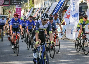 AKRA Gran Fonda’da pedallar, Kemer’in eşsiz manzarasında dönecek