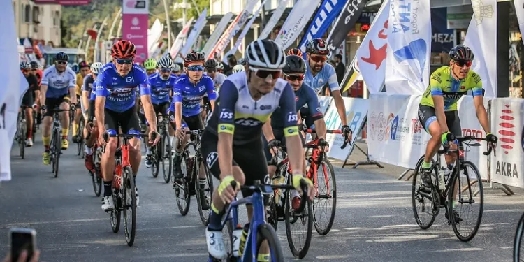 AKRA Gran Fonda’da pedallar, Kemer’in eşsiz manzarasında dönecek