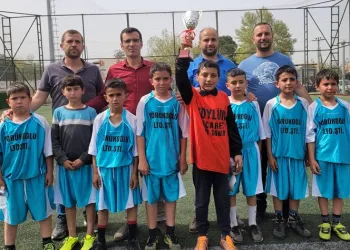 Sarıgöl’de 23 Nisan Ulusal Egemenlik Futbol Turnuvası sona erdi