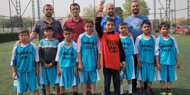 Sarıgöl’de 23 Nisan Ulusal Egemenlik Futbol Turnuvası sona erdi
