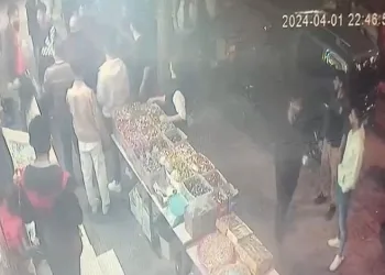 Küçükçekmece’de bıçaklı kavga kameraya yansıdı