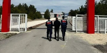 Uyuşturucu ve kaçakçılık operasyonlarında 4 kişi tutuklandı