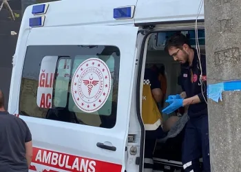 Tabancasını temizlerken kendini yaraladı