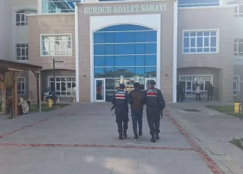 Burdur’da asayiş uygulamalarında yakalanan 13 firari hükümlü cezaevine gönderildi