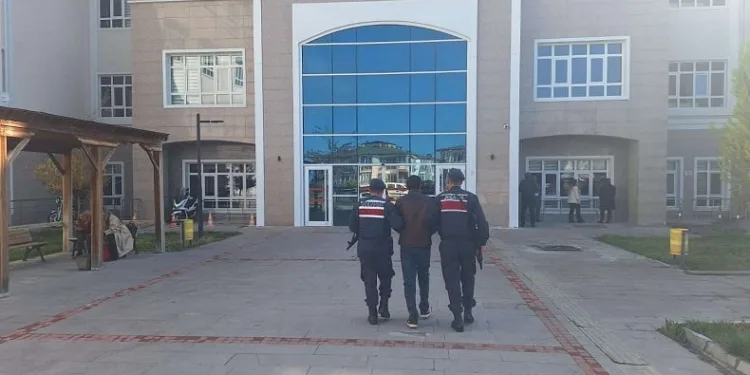 Burdur’da asayiş uygulamalarında yakalanan 13 firari hükümlü cezaevine gönderildi