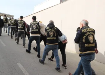 Antalya’da sahte savcı ve polis operasyonunda 6 tutuklama