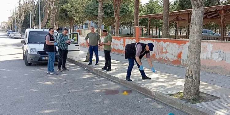 Bıçaklı saldırıya uğrayan çocuk ağır yaralandı