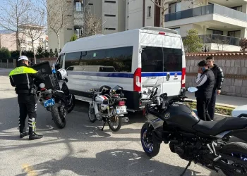 Emniyetten okul önlerinde motosiklet denetimi