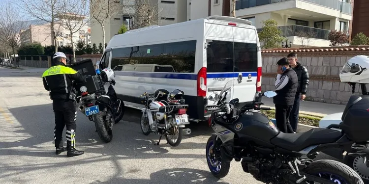 Emniyetten okul önlerinde motosiklet denetimi