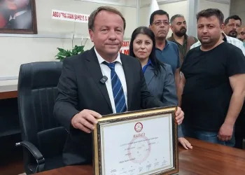 İYİ Parti Belediye Başkanı 10 yıl aradan sonra tekrar koltuğa oturdu