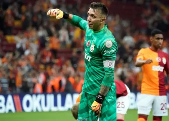 Maç sonu 3’lüsü Fernando Muslera’dan