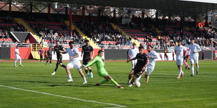 TFF 2. Lig: GMG Kastamonuspor: 5 – Uşakspor: 1