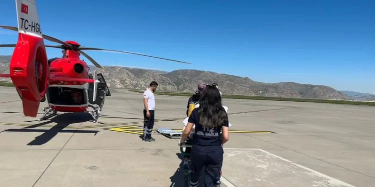 Şırnak’ta 91 yaşındaki hasta, ambulans helikopter ile Diyarbakır’a sevk edildi