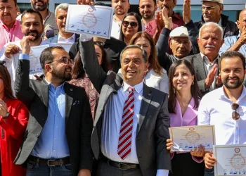 Gazipaşa Belediye Başkanı Mehmet Ali Yılmaz mazbatasını aldı