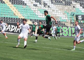 Denizlispor boş tribünler önünde 1 puanla yetindi