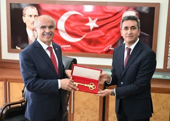 Malatya Büyükşehir Belediyesinde devir teslim töreni