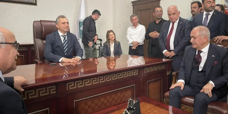 Osmaniye Belediyesinde devir teslim töreni