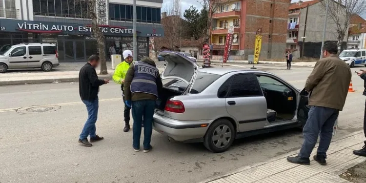 Çorum polisinin şok uygulamaları sürüyor