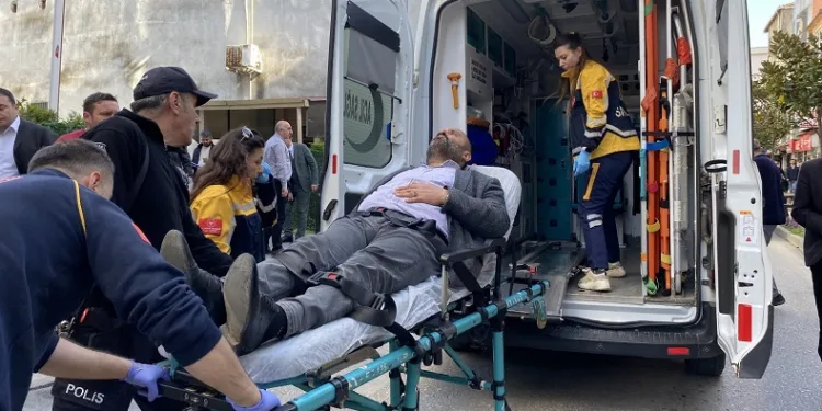 ATM’de sıra bekleme kavgasında silahlar konuştu