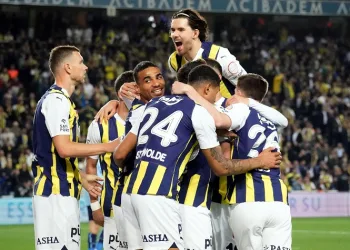 Alexander Djiku ikinci golünü kaydetti