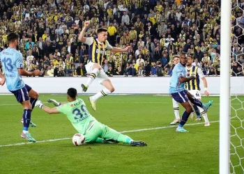 Trendyol Süper Lig: Fenerbahçe: 4 – Adana Demirspor: 2