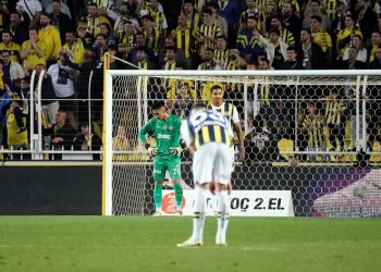 Fenerbahçe iç sahada son 7 maçta kalesini gole kapatamadı