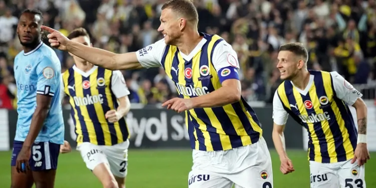 Edin Dzeko ligde 19. golüne ulaştı