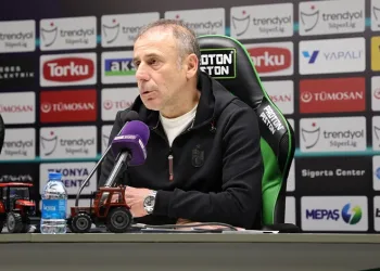 Trabzonspor Teknik Direktörü Abdullah Avcı: “Sorumluluk sahibi insanlar, sorumlu davranacaklar”