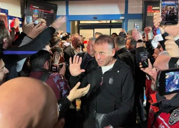 Taraftardan Trabzonspor’a coşkulu karşılama
