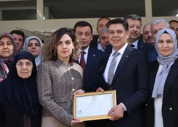 MHP lideri Bahçeli’nin tebrik ettiği Söğüt Belediye Başkanı Ferhat Durgut mazbatasını aldı