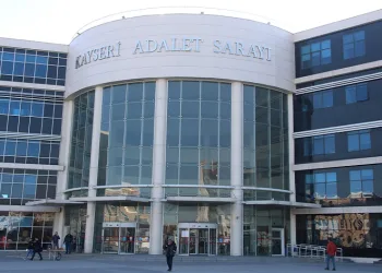 17 yaşındaki genci bıçakla öldüren sanık müebbet hapis cezasına çarptırıldı