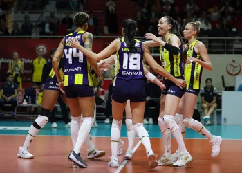 Sultanlar Ligi’nde Fenerbahçe finalde