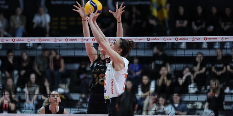 Eczacıbaşı Dynavit adını finale yazdırdı