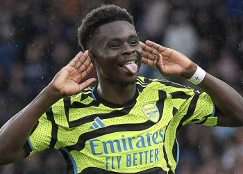 Bukayo Saka, kariyer sezonunu geçiriyor