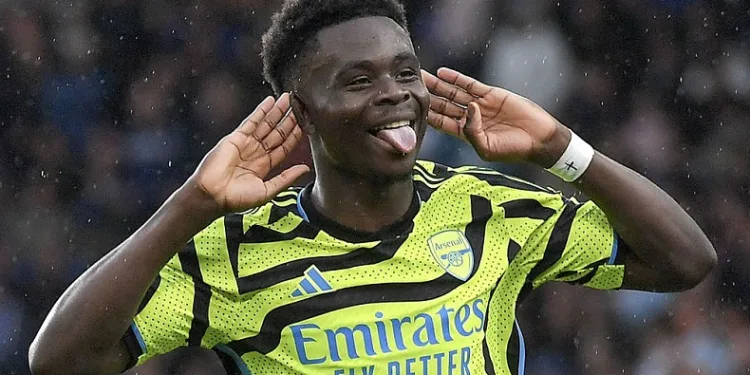Bukayo Saka, kariyer sezonunu geçiriyor