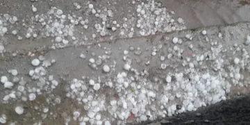 Fındık büyüklüğünde dolu yağdı