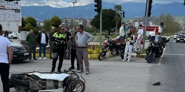 Kamyonla çarpışan motosiklet sürücüsü hayatını kaybetti