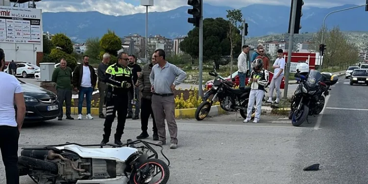 Kamyonla çarpışan motosiklet sürücüsü hayatını kaybetti