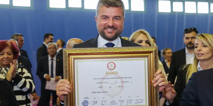 Buca’da Başkan Görkem Duman mazbatasını aldı