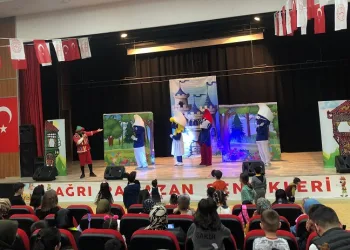 Ağrı’da çocuklar Ramazan şenlikleriyle eğlendi