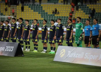 Fenerbahçe: “Dün olduğu gibi bugün ve yarınlarda da dik durmaya devam edeceğiz”