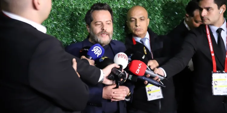 Erden Timur: ”Toplumun gerilmemesi için herkesin her şeyi görmesi lazım”