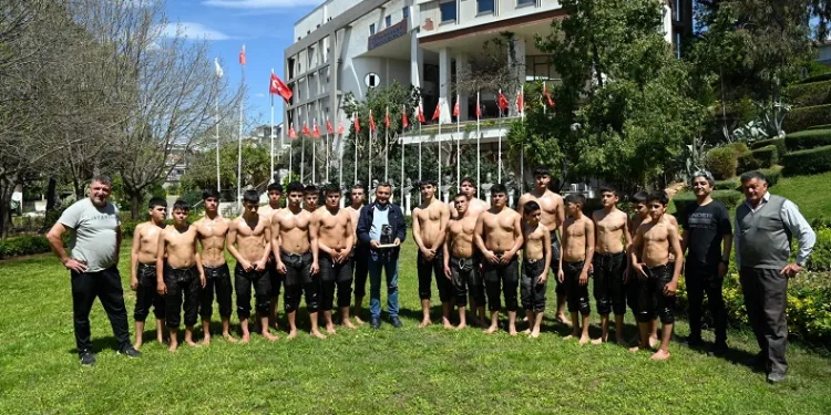 Manavgat Belediye Başkanı Niyazi Nefi Kara: “Ata sporumuza destek vereceğiz”