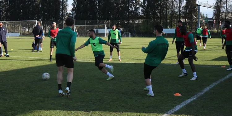 Sakaryaspor, Erzurumspor mesaisine başladı